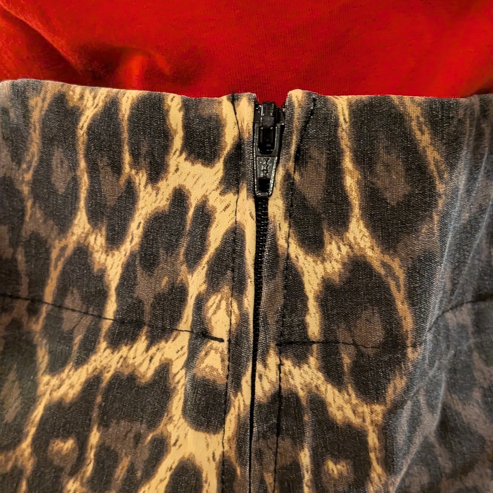 Hell Bunny Leopard Capris - image 3